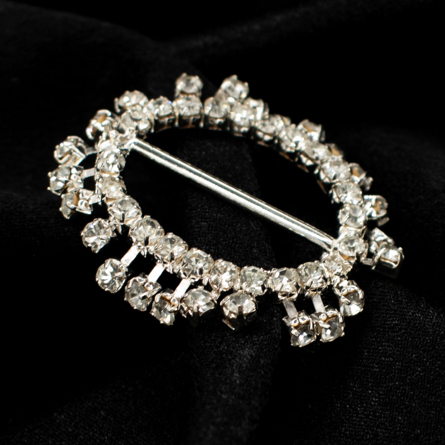 Diamante Silver Decor Fashion Circle Buckle Design-2