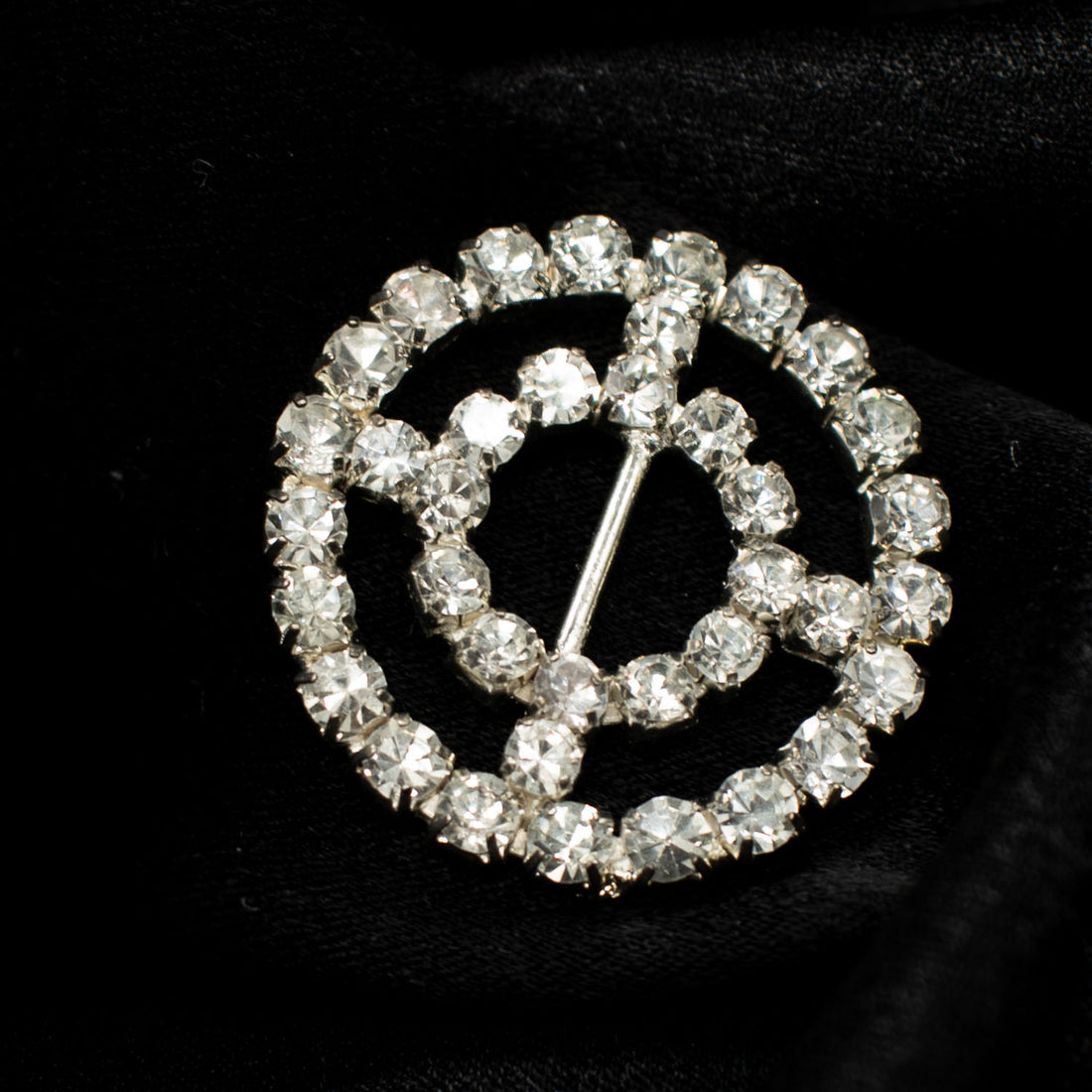 Diamante Silver Decor Fashion Circle Buckle Design-1