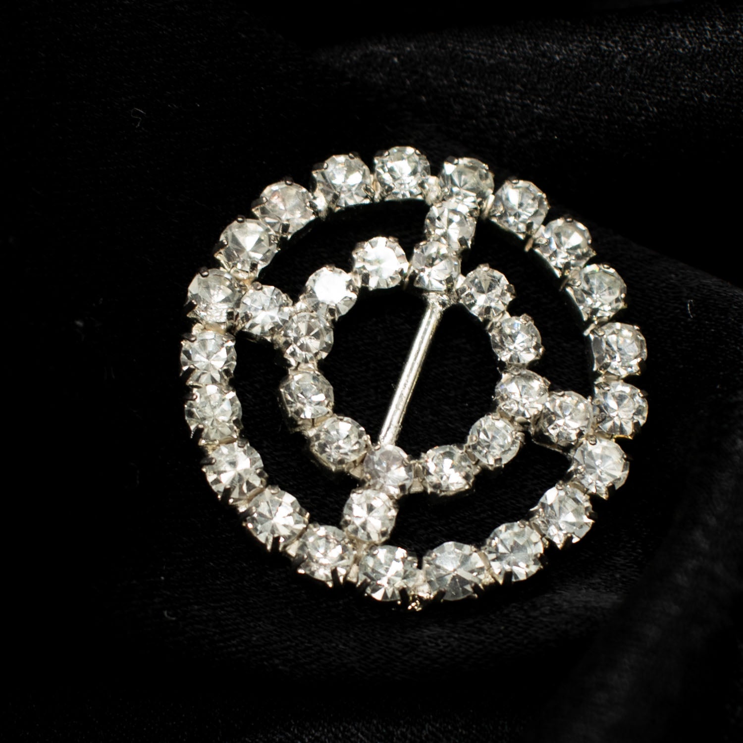 Diamante Silver Decor Fashion Circle Buckle Design-1