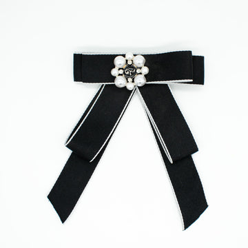 Pearl Dainty Bow Tie Brooch White & Black