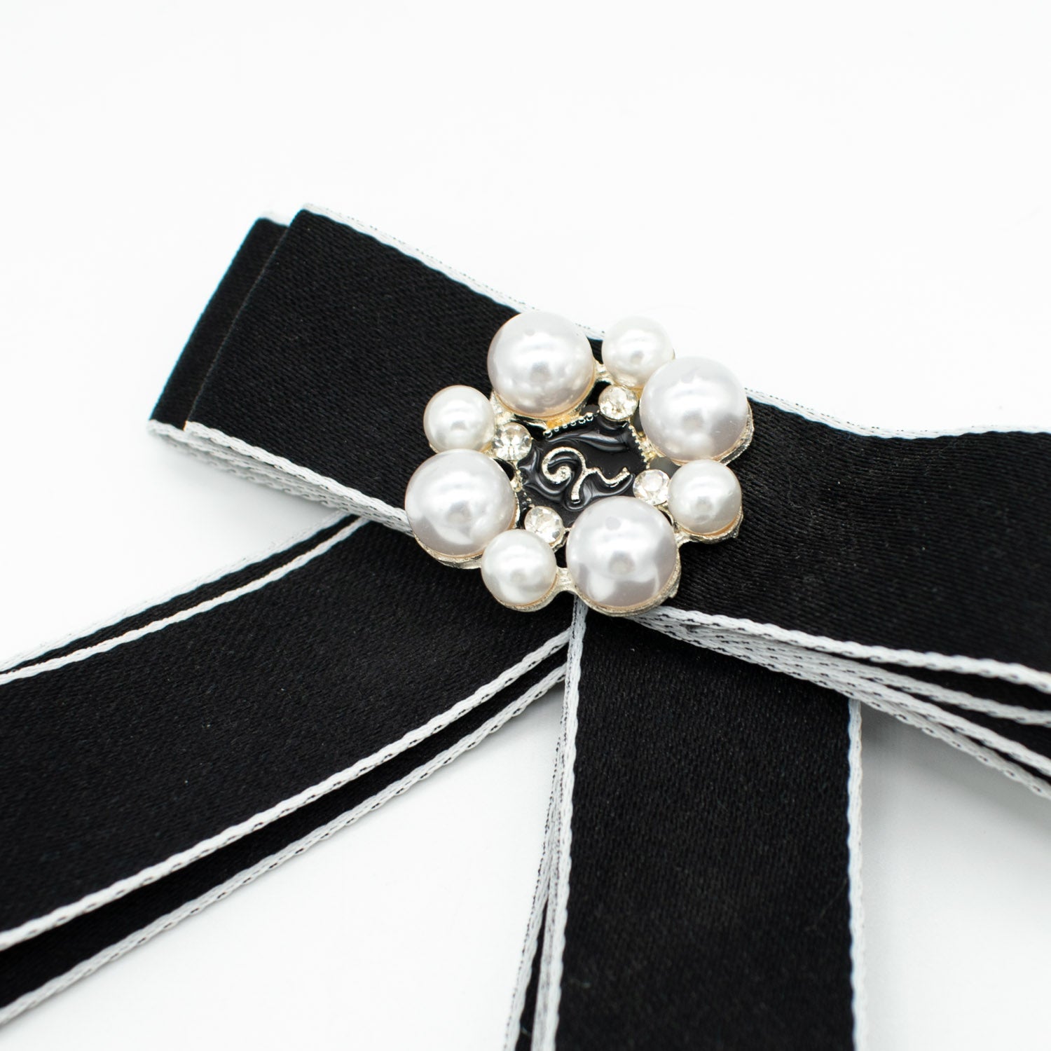 Pearl Dainty Bow Tie Brooch White & Black