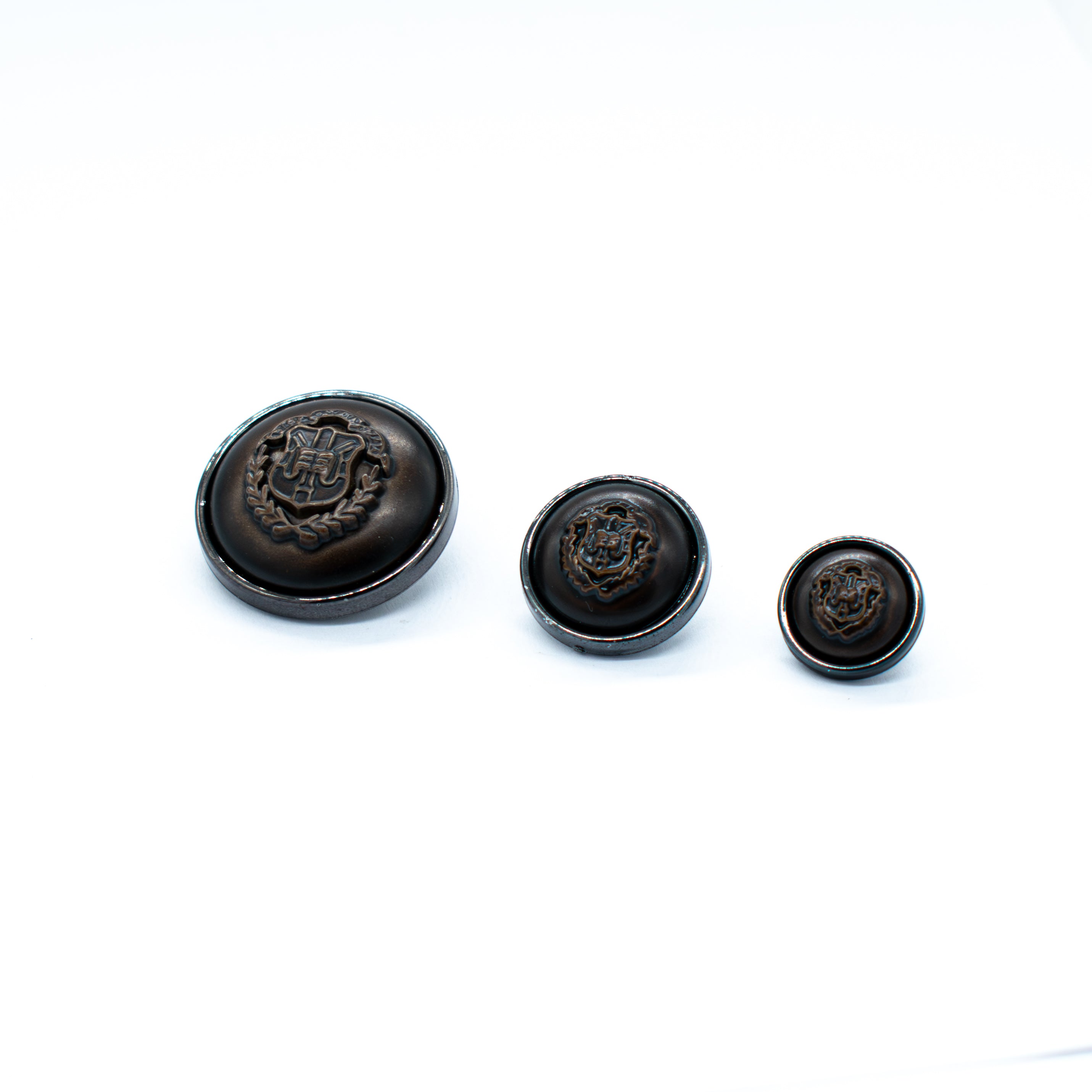 Heritage Crest Button Dark Brown