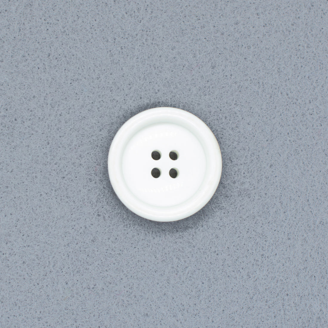 Classic Rim Button Off-White 2.6cm