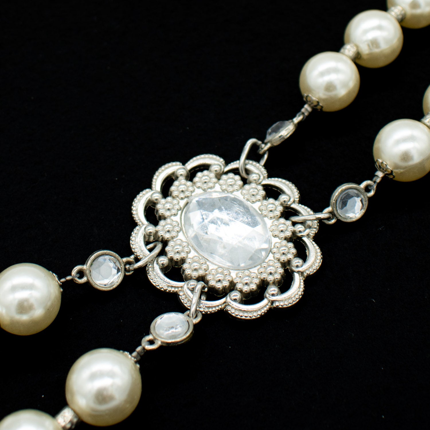 Luxury Vintage Rhinestone Pearl Choker Necklace Bridal Decor Buckles