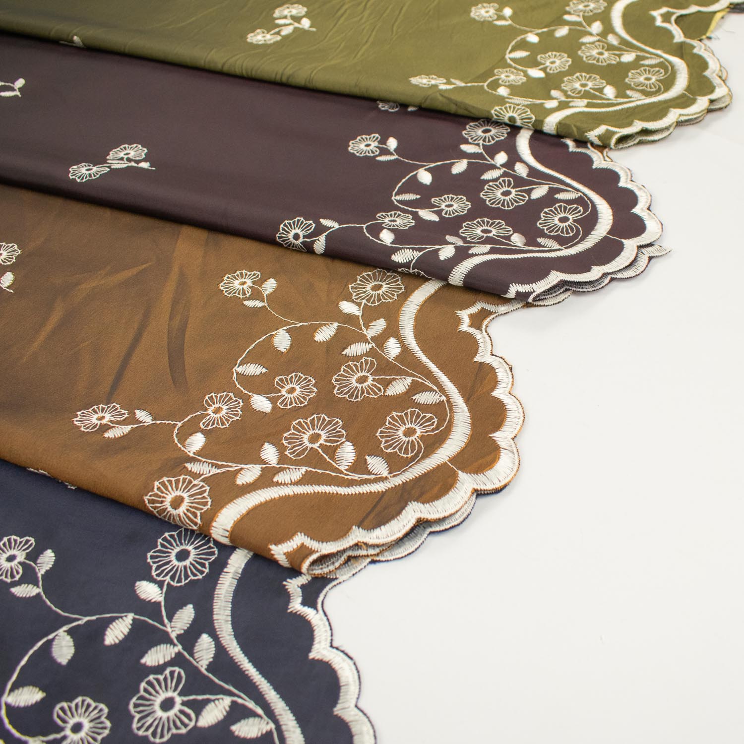 Floral Embroidered Edge Taffeta Curtaining Fabrics 320CM