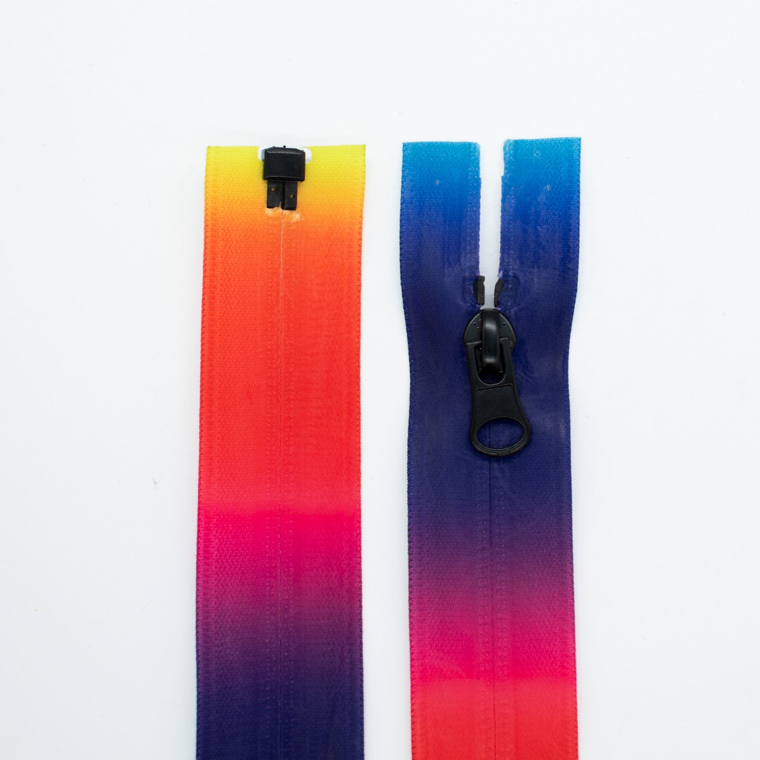 Open End Water Resistant Rubber Tube Coil Invisible Zip 45mm Rainbow