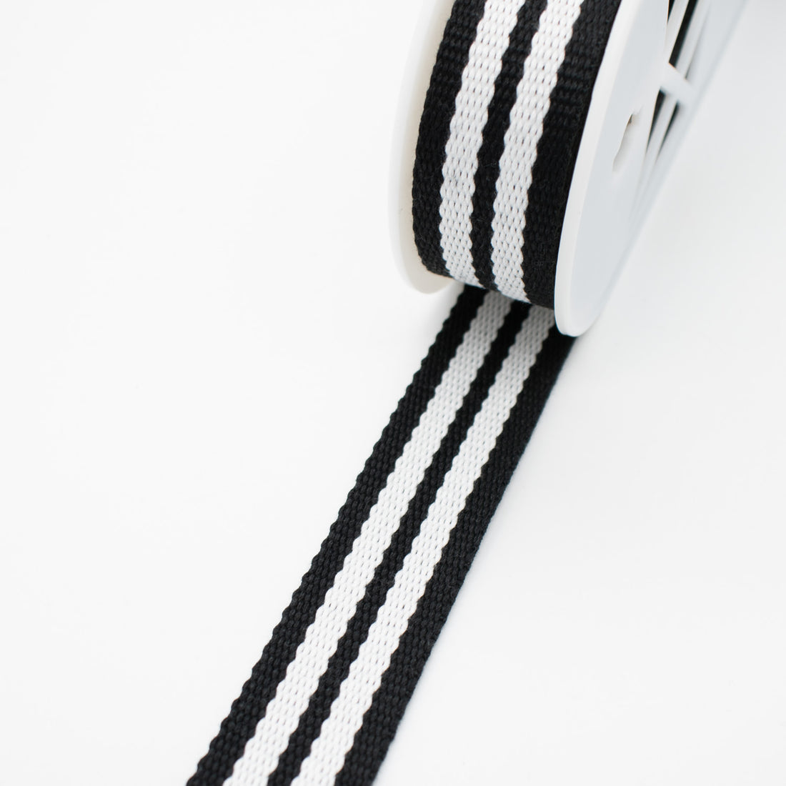 Simplicity Heavy Duty Belting Black and White Webbing 28mm