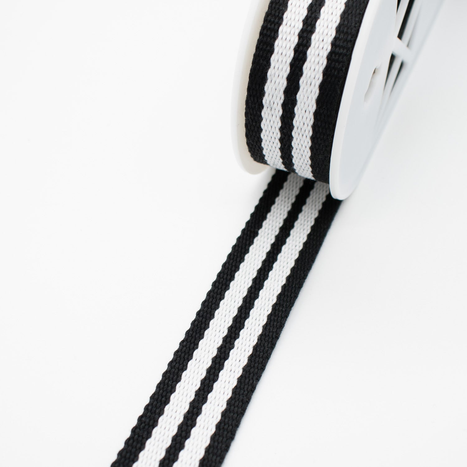 Simplicity Heavy Duty Belting Black and White Webbing 28mm