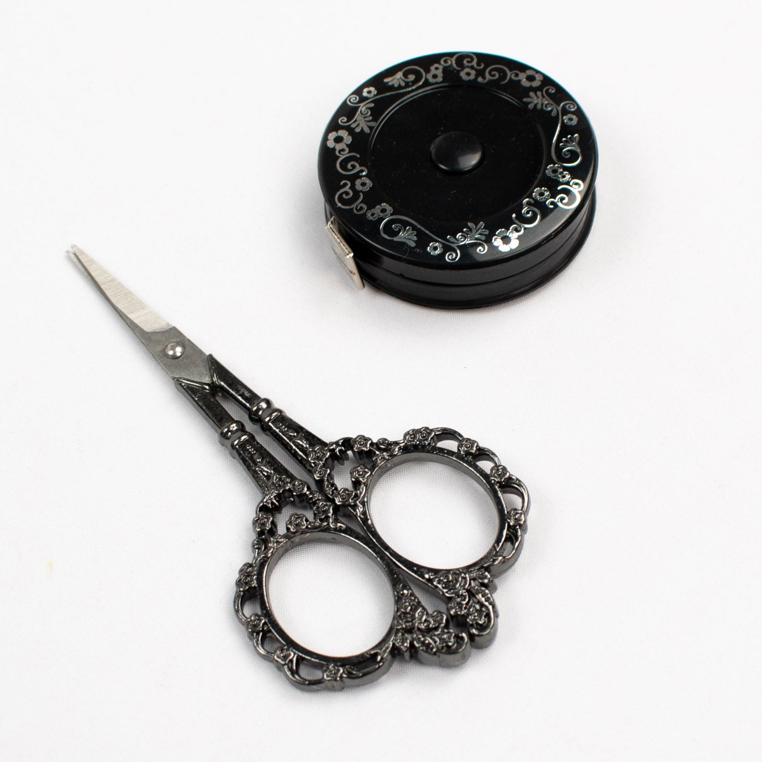 Klasse Classic Embroidery Scissors & Tape Measure Gift Set
