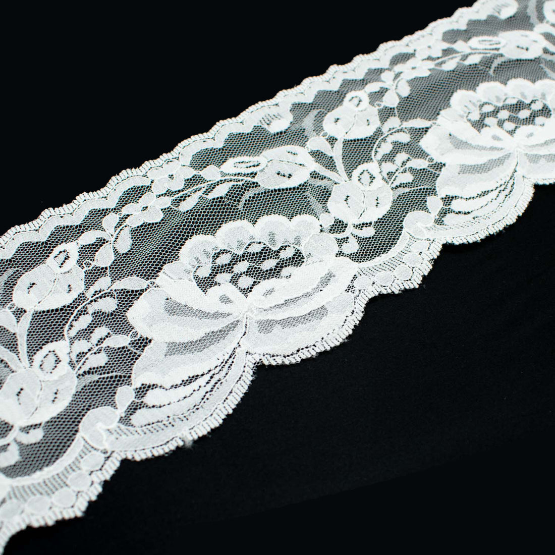 Floral Scalloped Raschel Off White Lace Trim 10cm