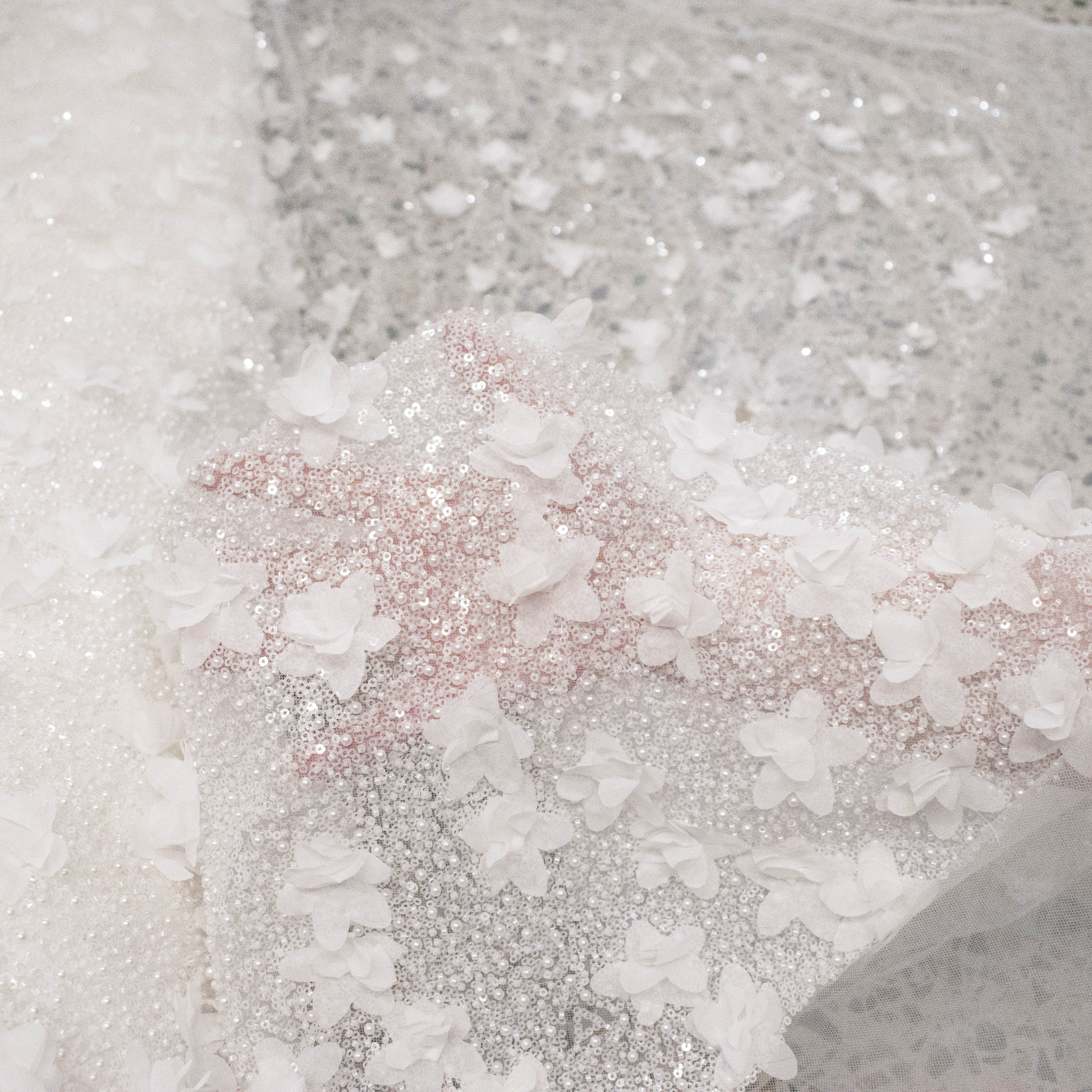 Luxury Pearl & Crystal Beaded Sequins Mesh Lace – SS41901 White 3D Flowers Ombre Heavy Border