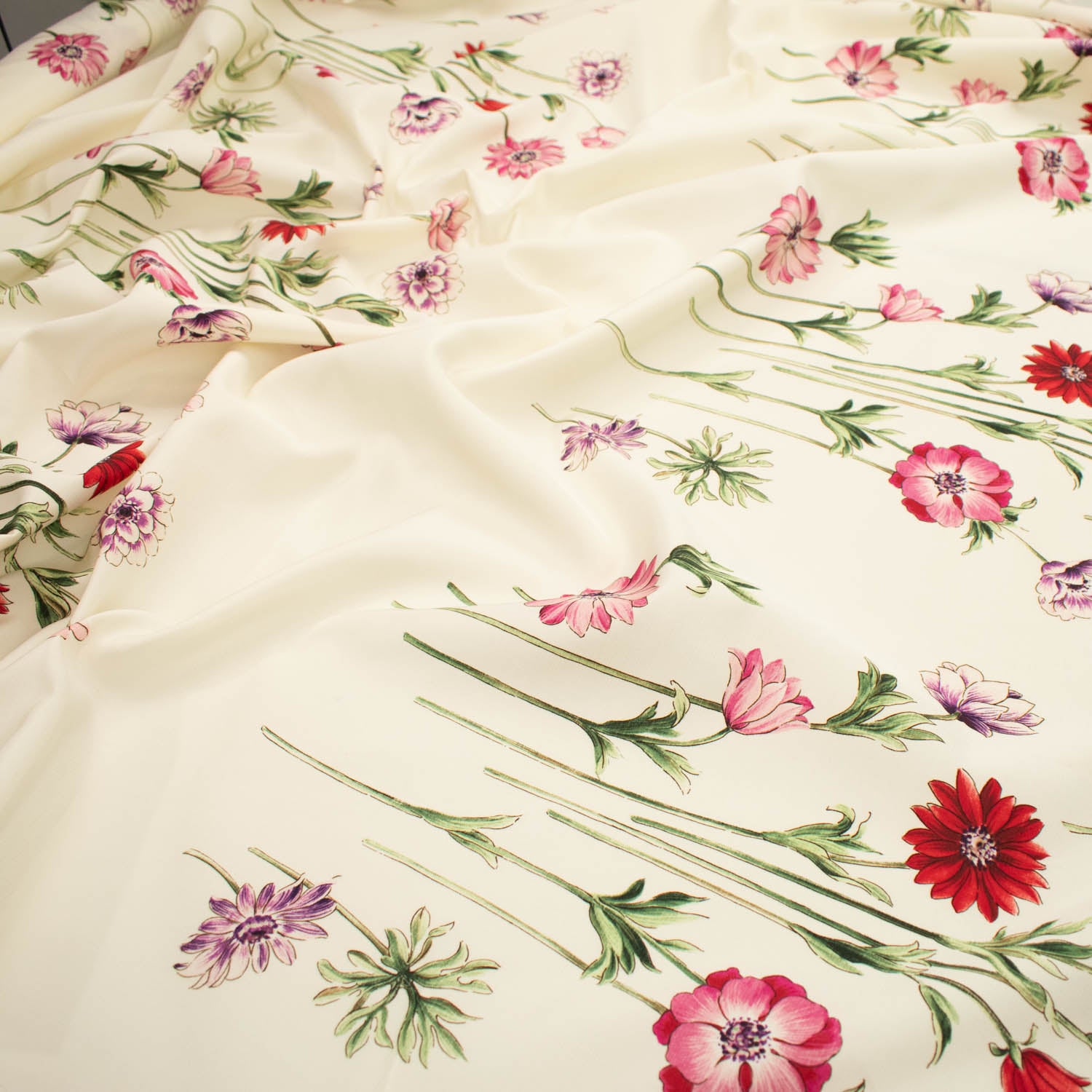 Flowers & Leaves Printed Curtaining/Upholstery Fabric 150cm