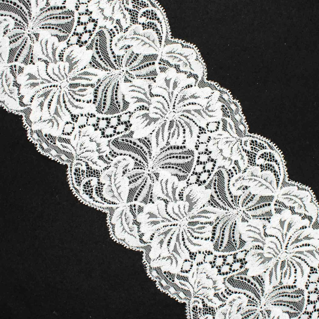 Floral & leaves Raschel White Lace Trim 12cm