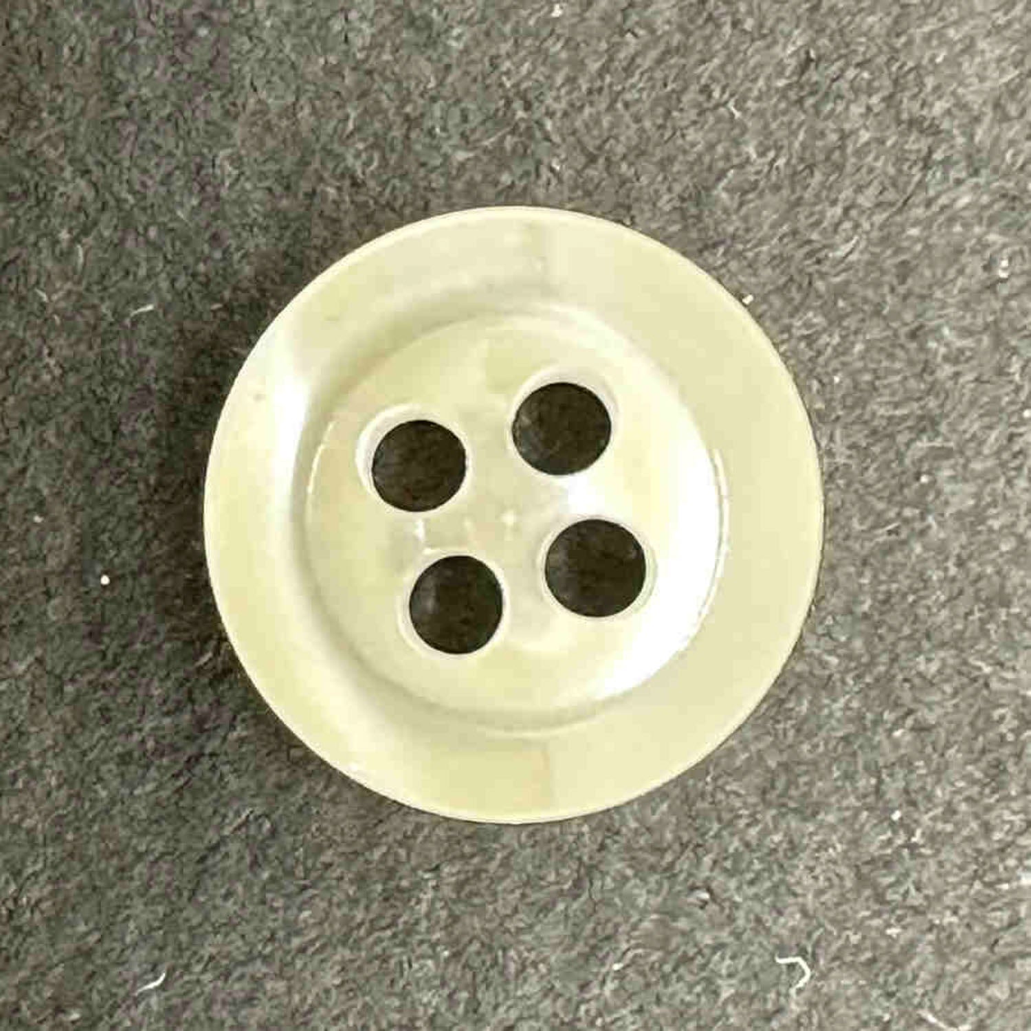 4 Hole Thick Shirt Button 12mm