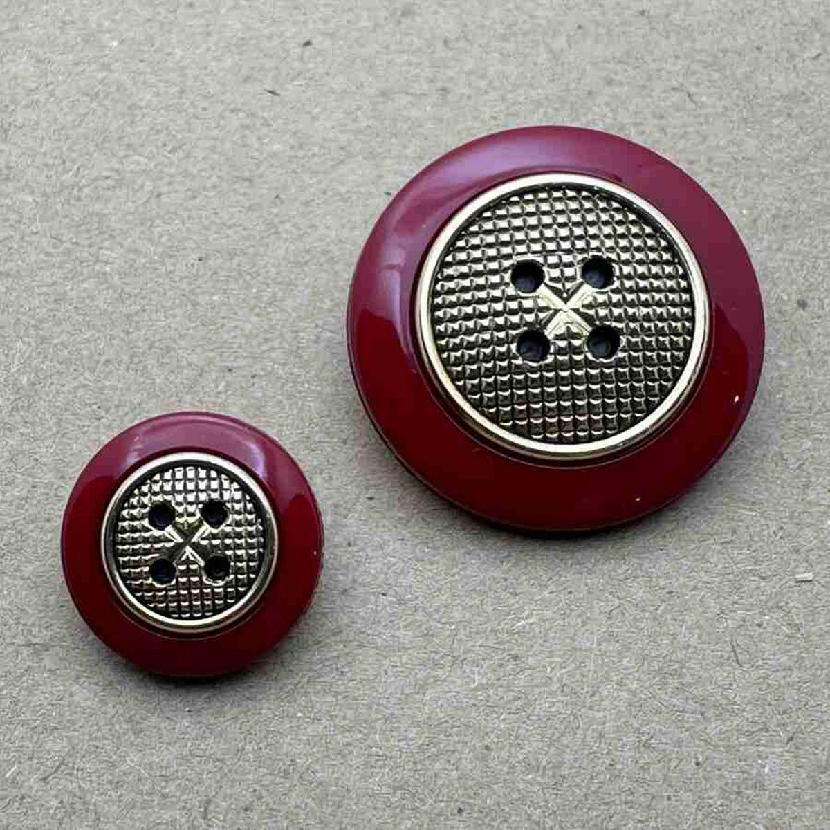 Spring Button Nylon Nylon Gold Metallic Round Patterned Shank Button – Homecraft Textiles