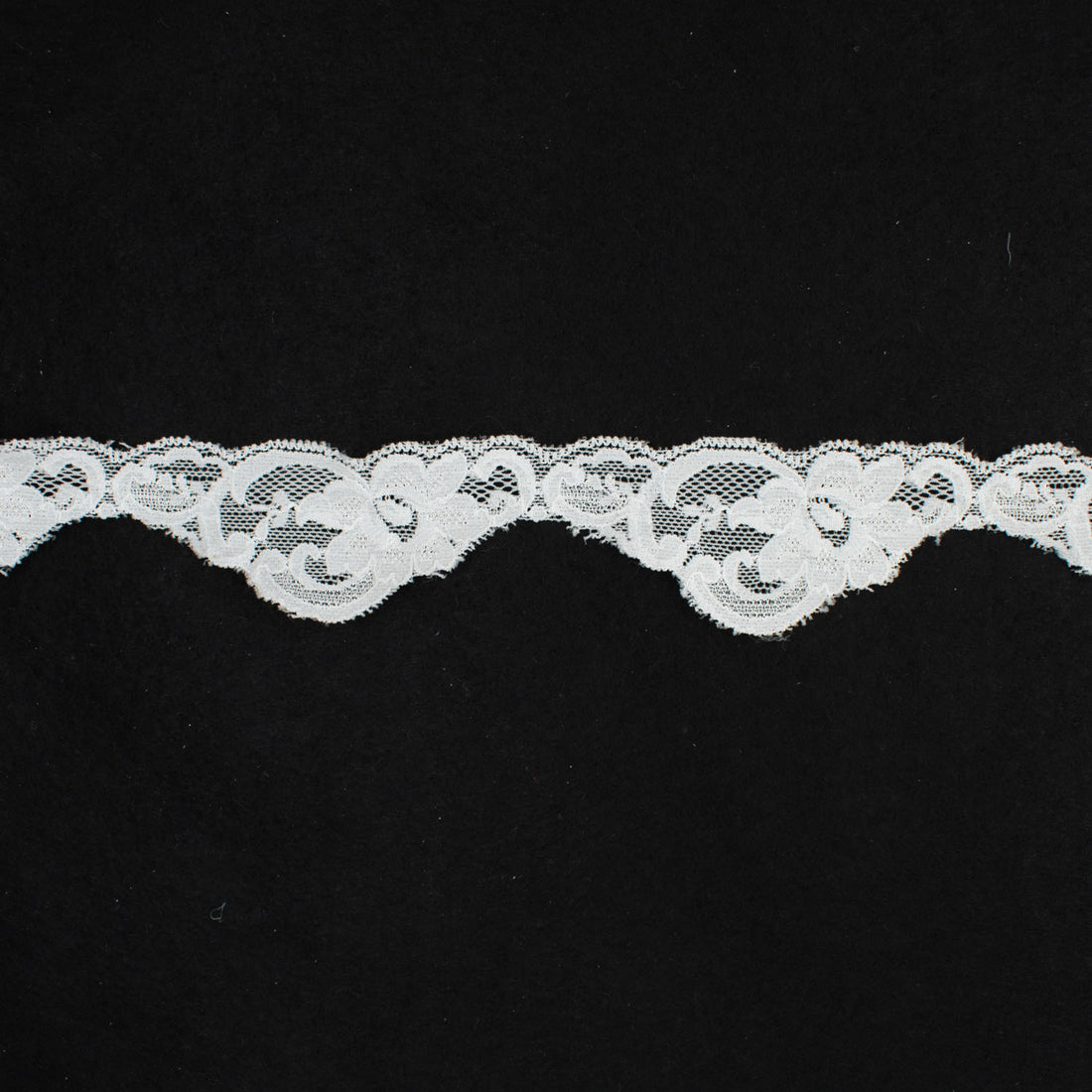 Scalloped Stretch Lace Trim 40mm Off White