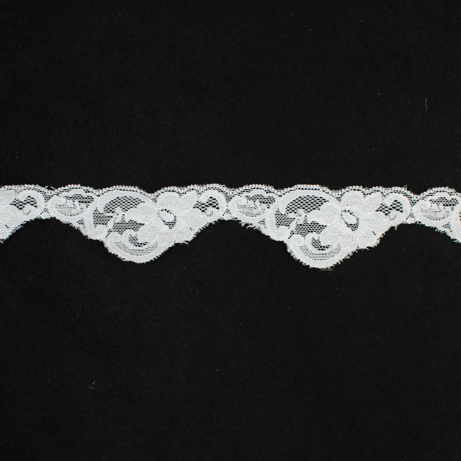 Scalloped Stretch Lace Trim 40mm Off White