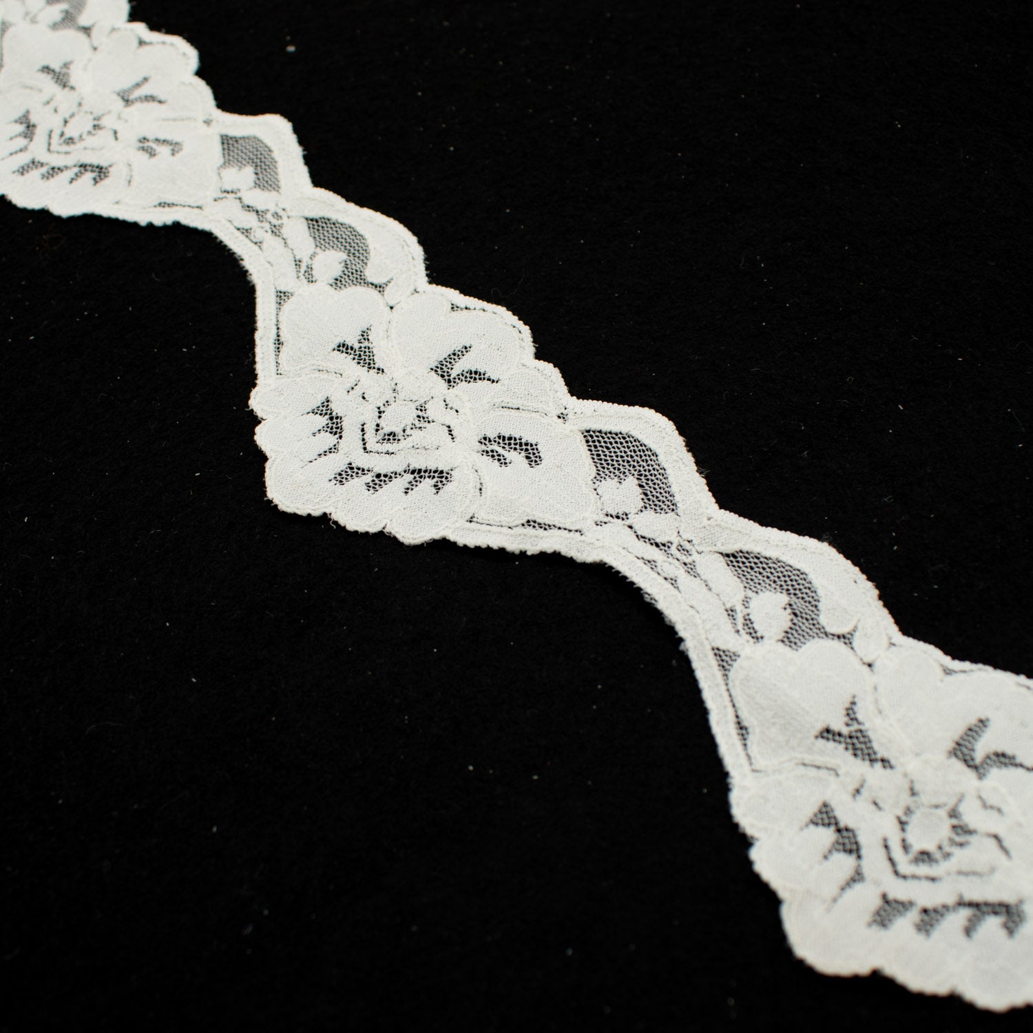 Scalloped Stretch Lace Trim 50mm Ivory
