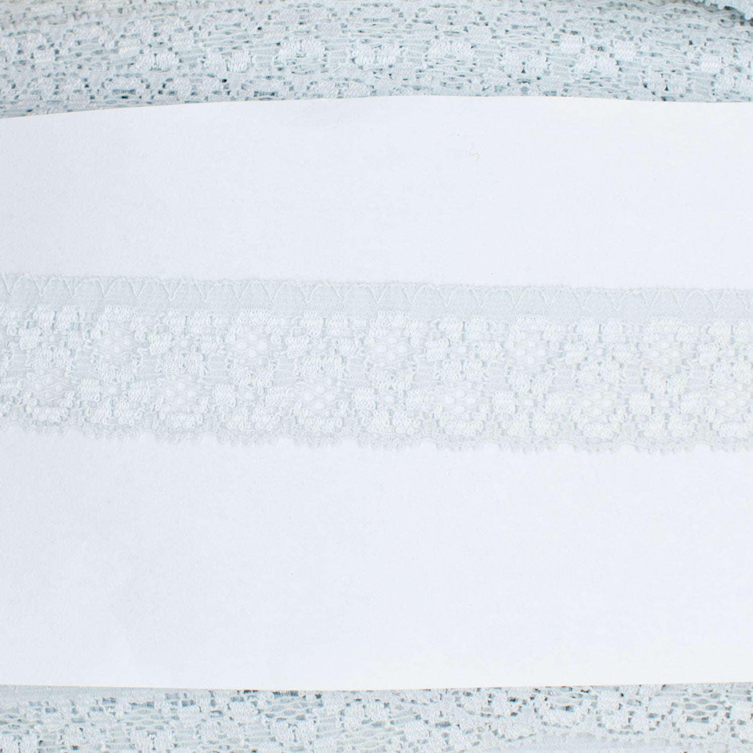Floral Stretch Raschel Lace Trim 30mm