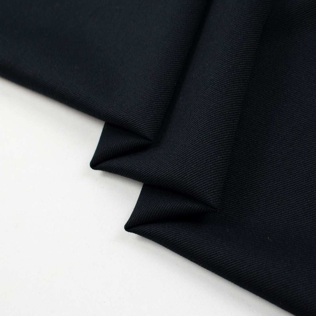 Wool Blend Suiting Light to Medium Weight Navy-01