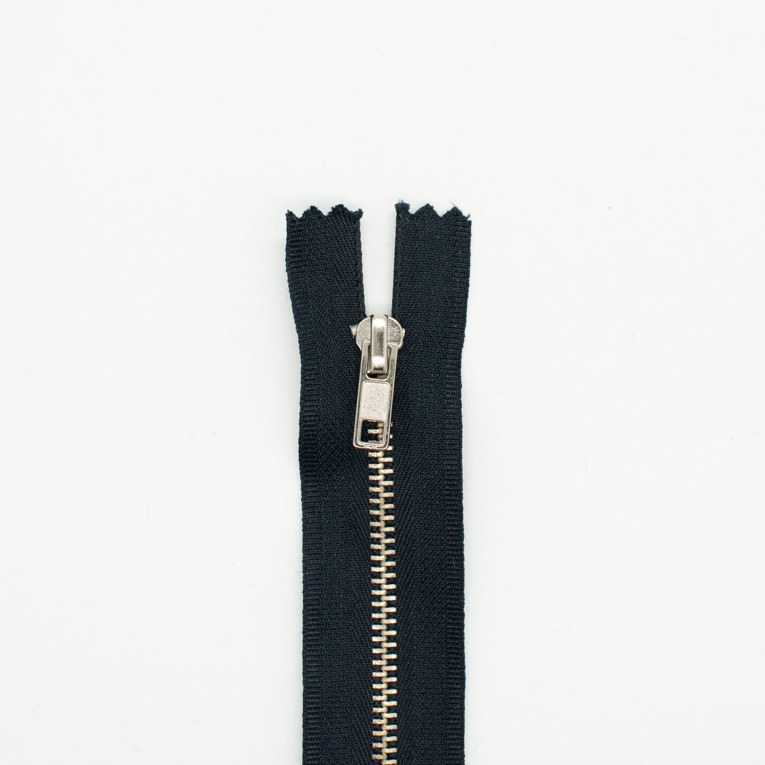 YKK Closed End Metal Zip 23CM