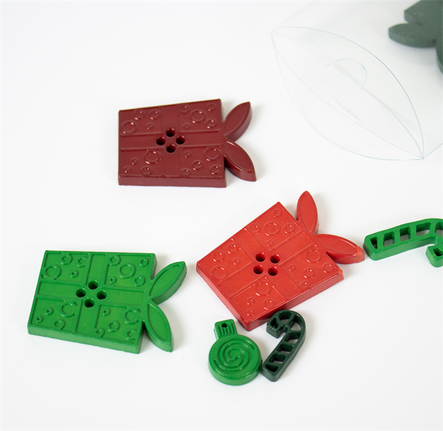 Hemline Assorted Christmas Buttons Wrapped Gift Box & Candy Cane 45g