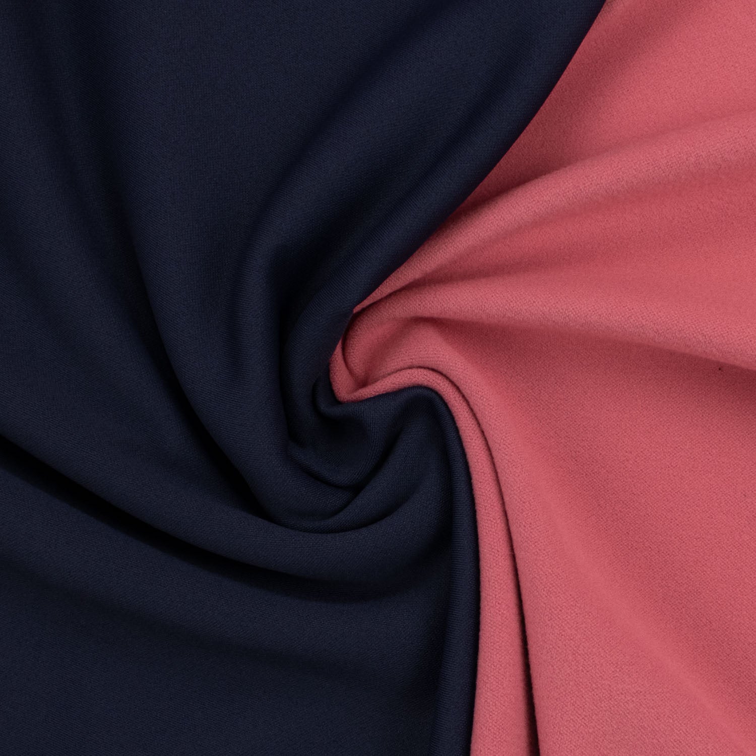 Light Weight Tracksuiting