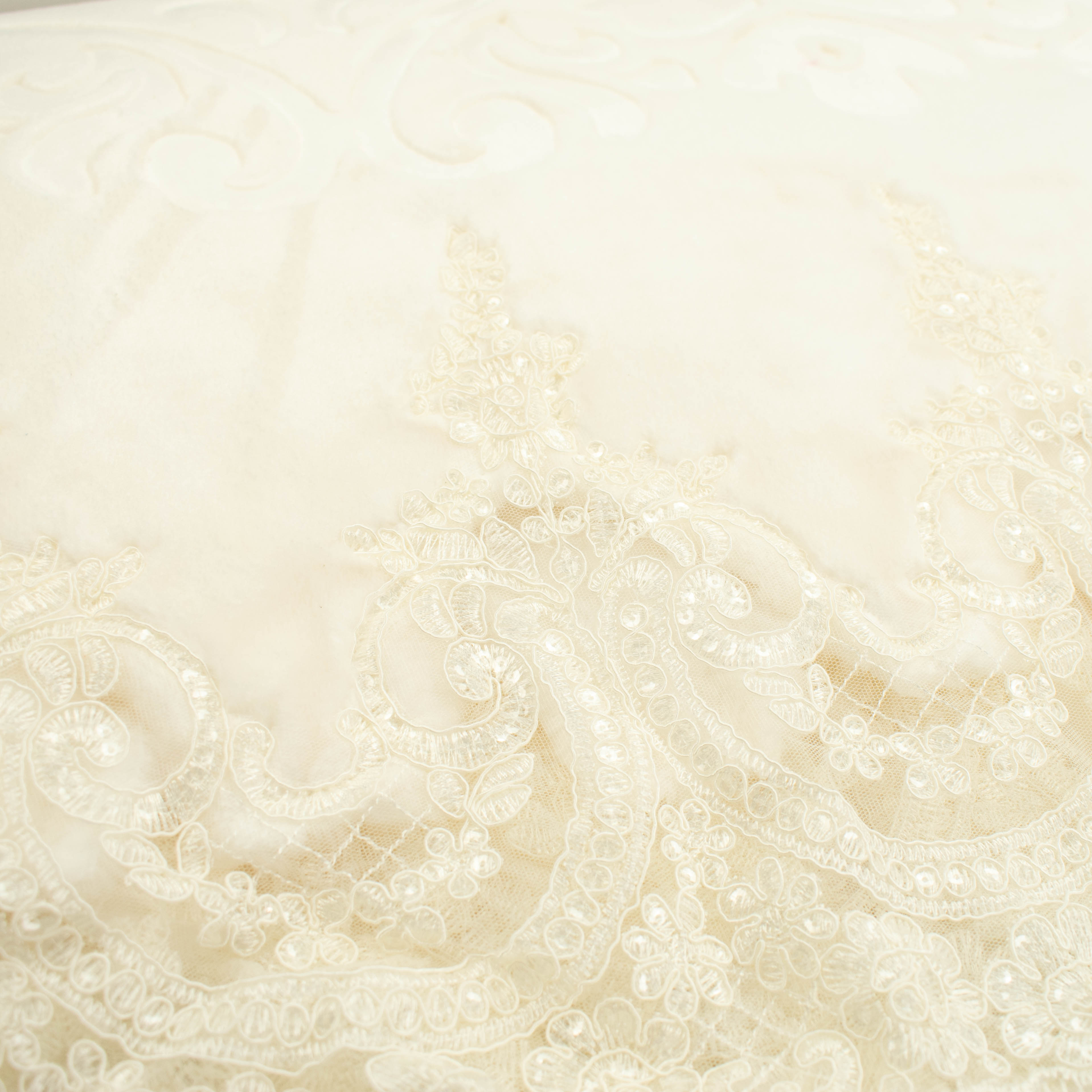 Luxury Embroidered Lace Mink Blanket Cover