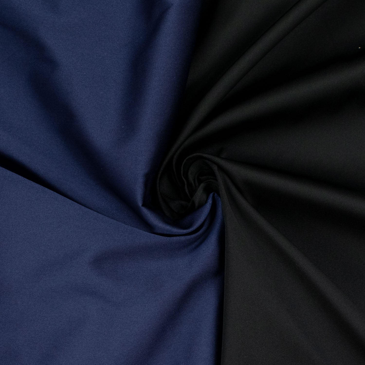 Reversible Poly Suiting