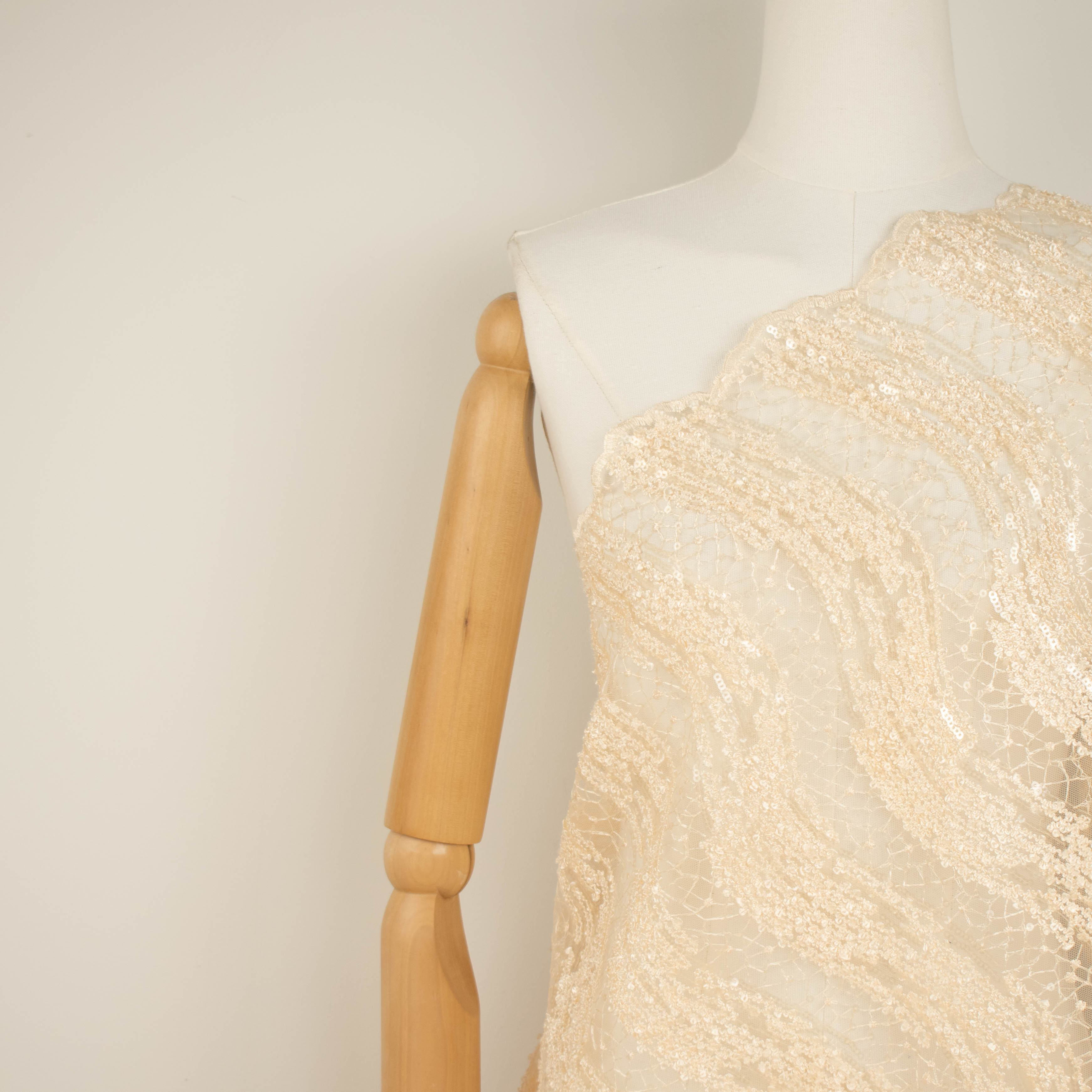 Sequin Boucle Lace Cream