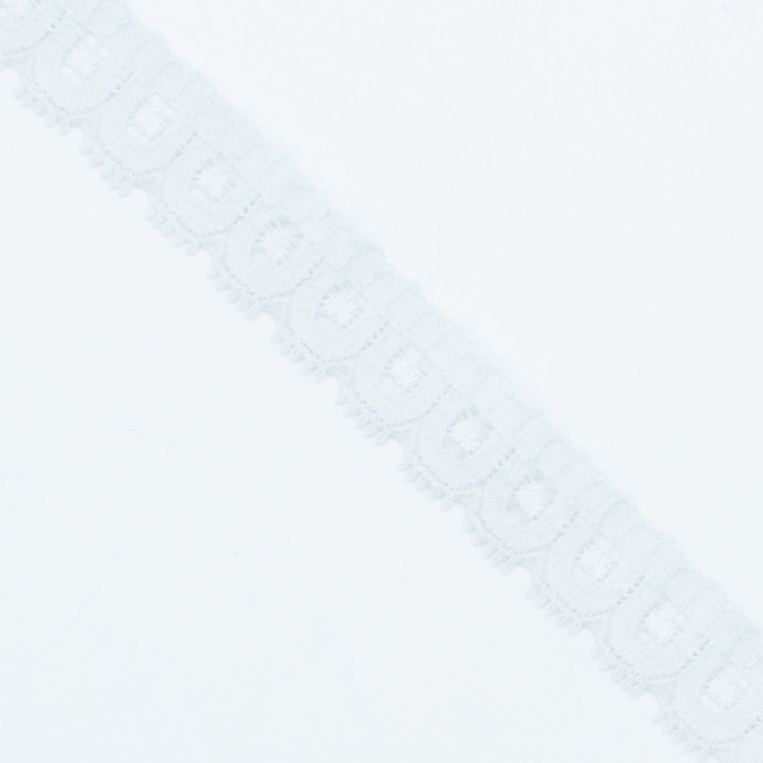 Stretch Lace Trim 15mm Design-81