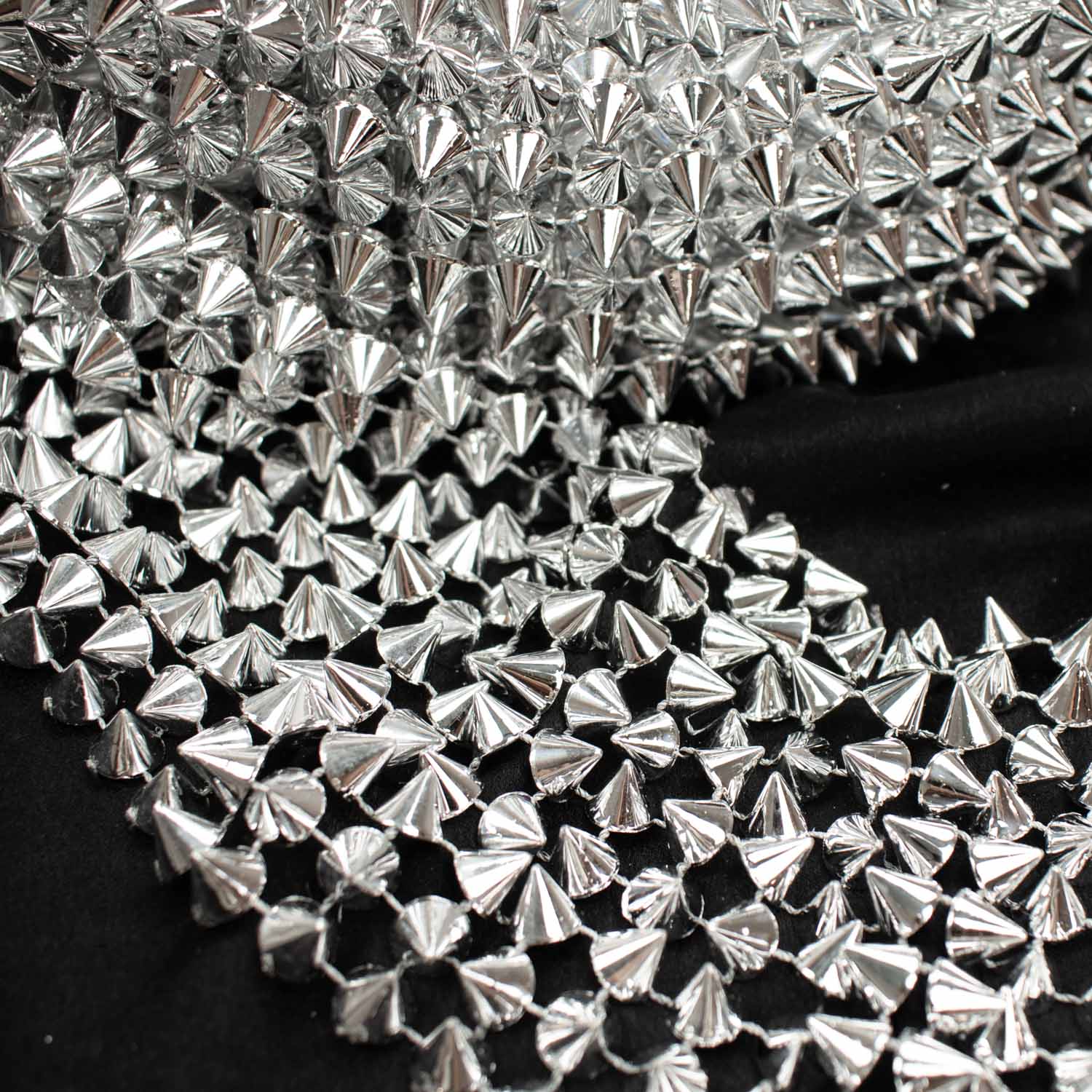 Pointed Stud Trim 11CM