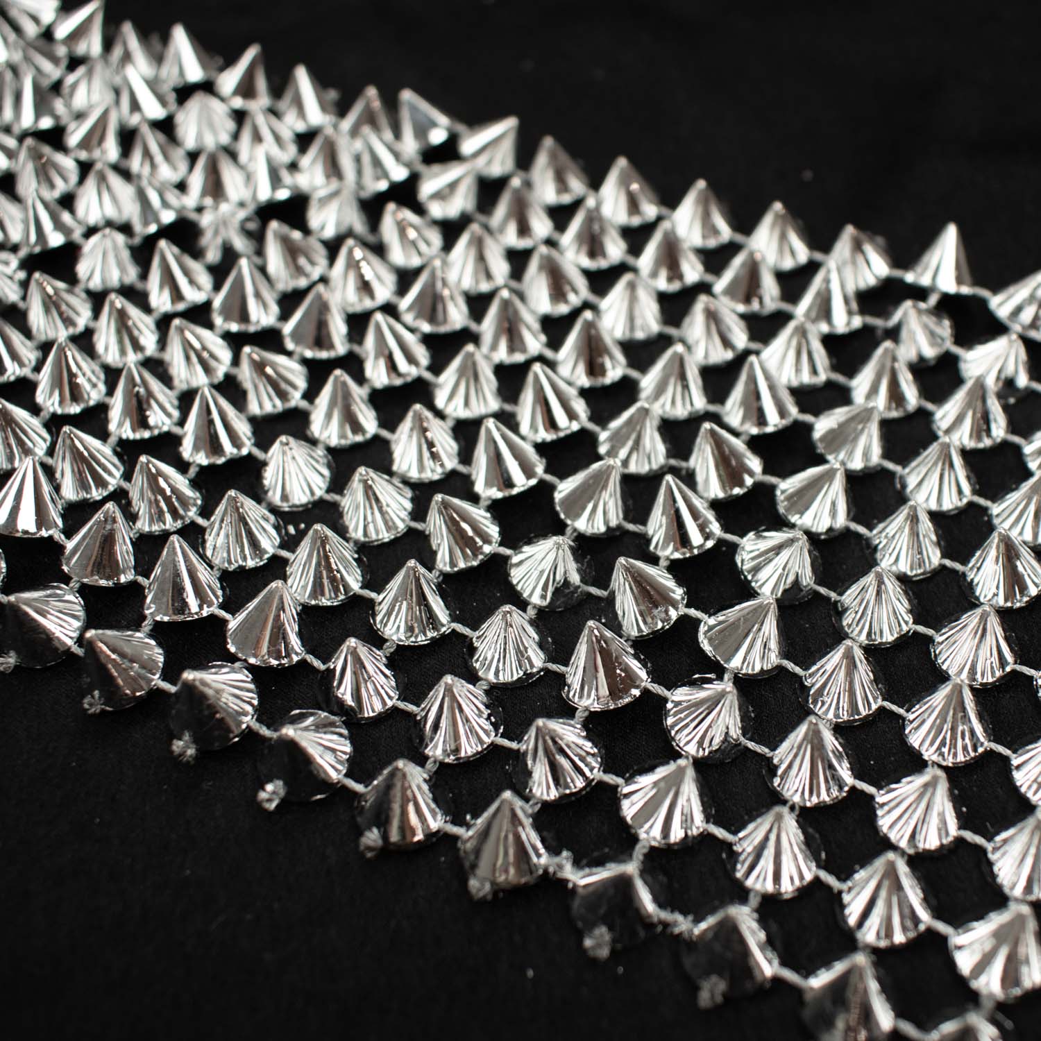Pointed Stud Trim 11CM
