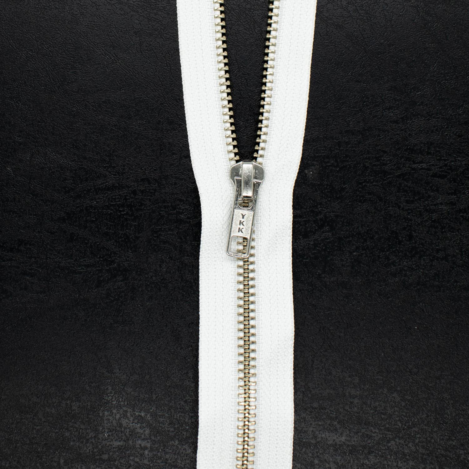 YKK Closed End Metal Zip 53CM