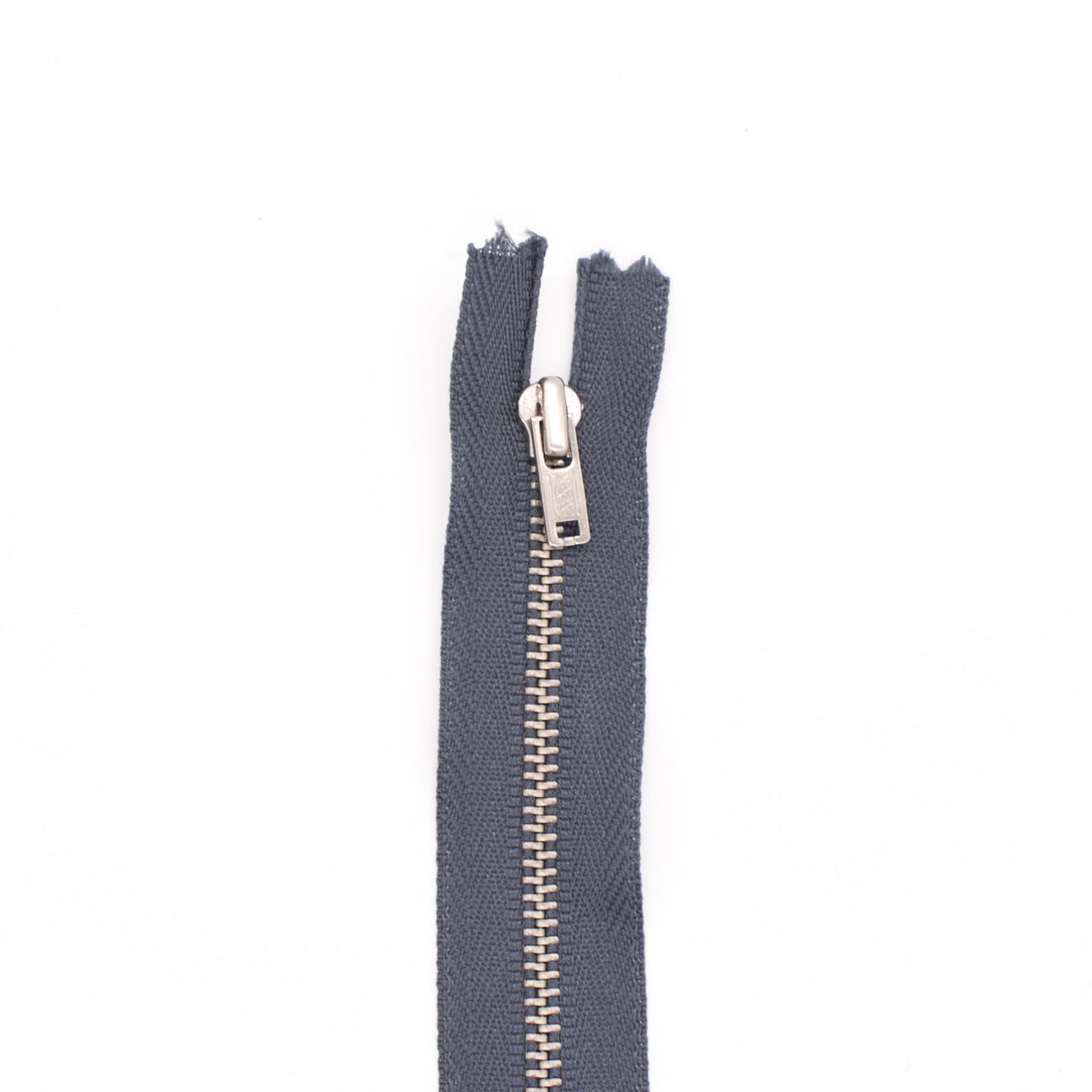 YKK Closed End Metal Zip 26CM