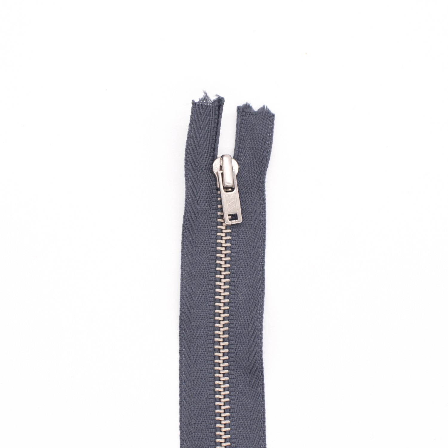 YKK Closed End Metal Zip 26CM