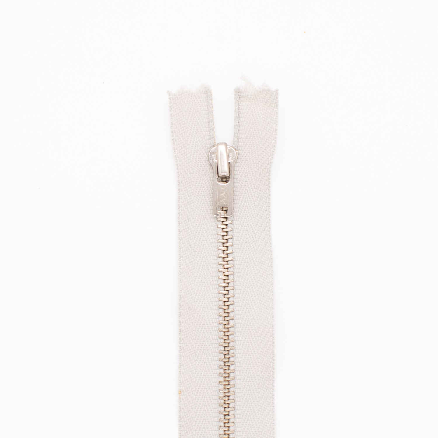 YKK Closed End Metal Zip 28CM