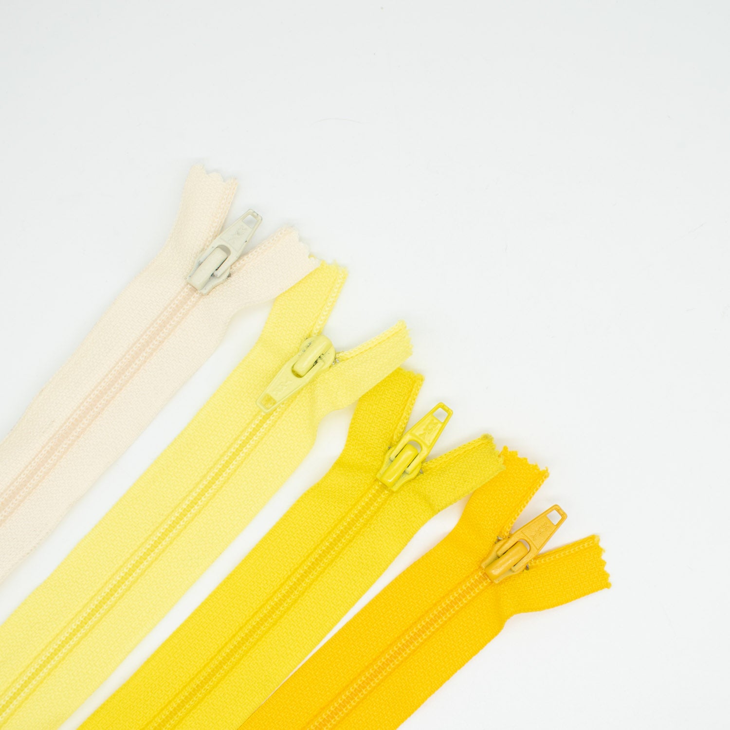 YKK Close End Plastic Zip 15CM