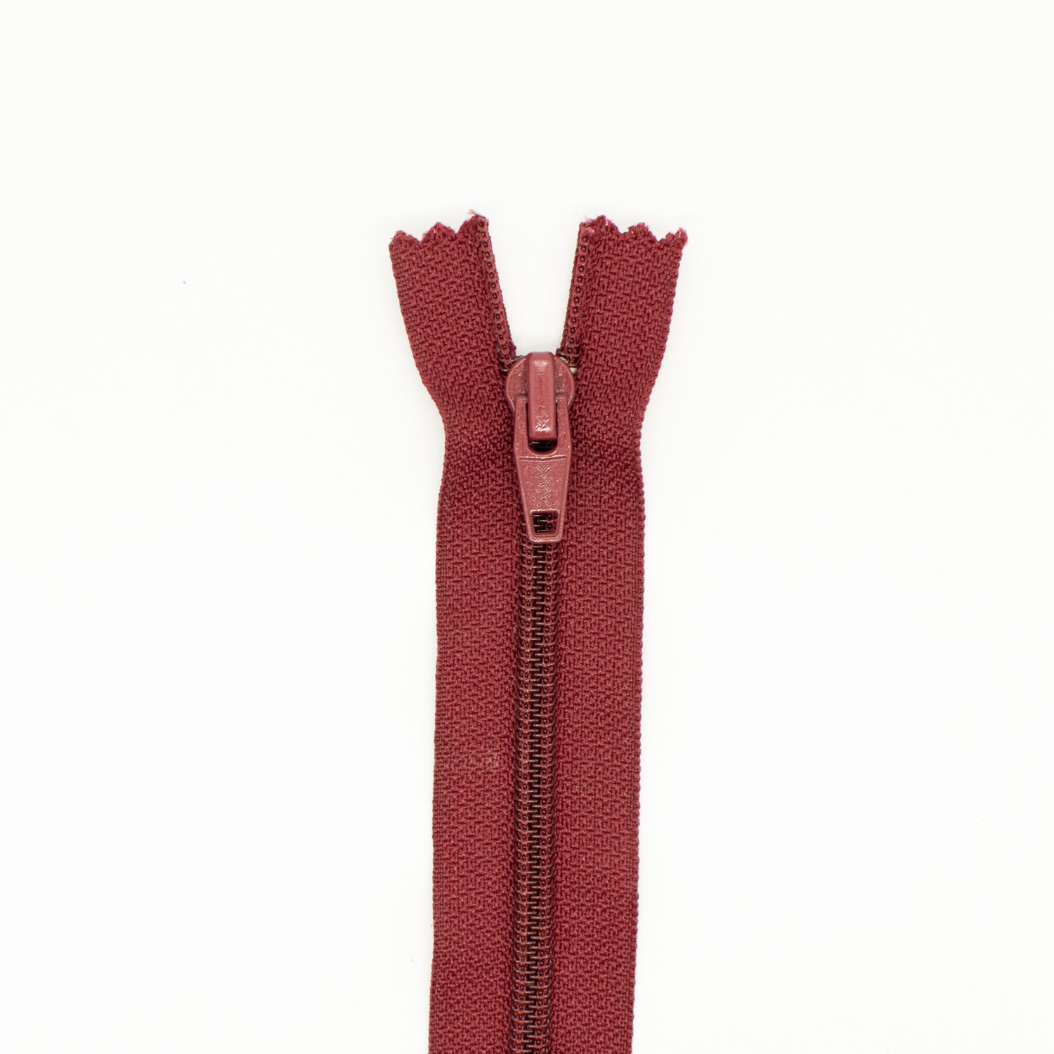 YKK Close End Plastic Zip 53CM B13-Maroon