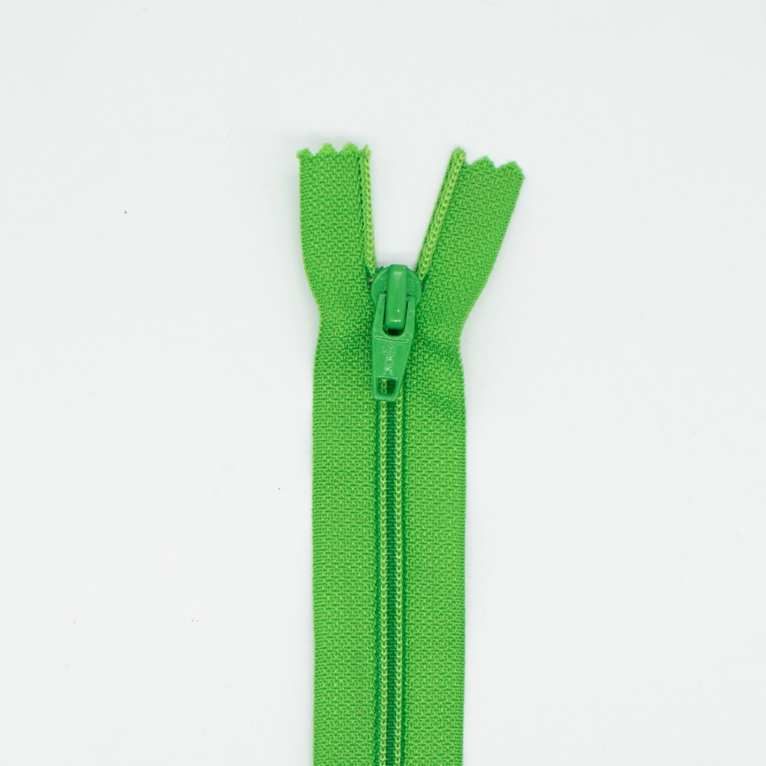 YKK Close End Plastic Zip 58CM