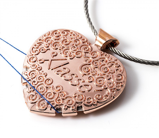 SEW EASY ROSE GOLD PENDANT THREAD CUTTER